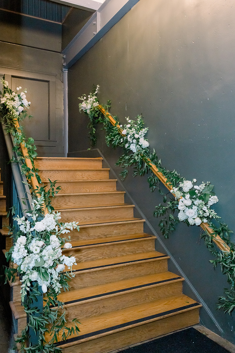 Emilee-Claire-&-Tyler-Wedding-stairs